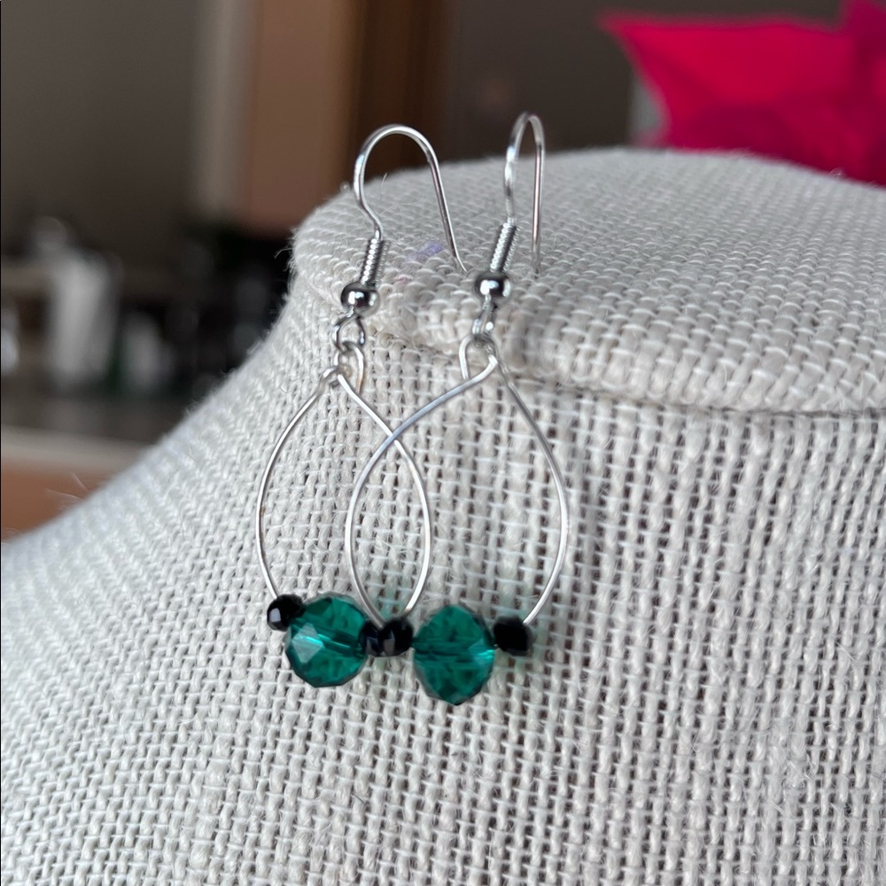 💚Handmade Earrings 💚 - Picture 1 of 7